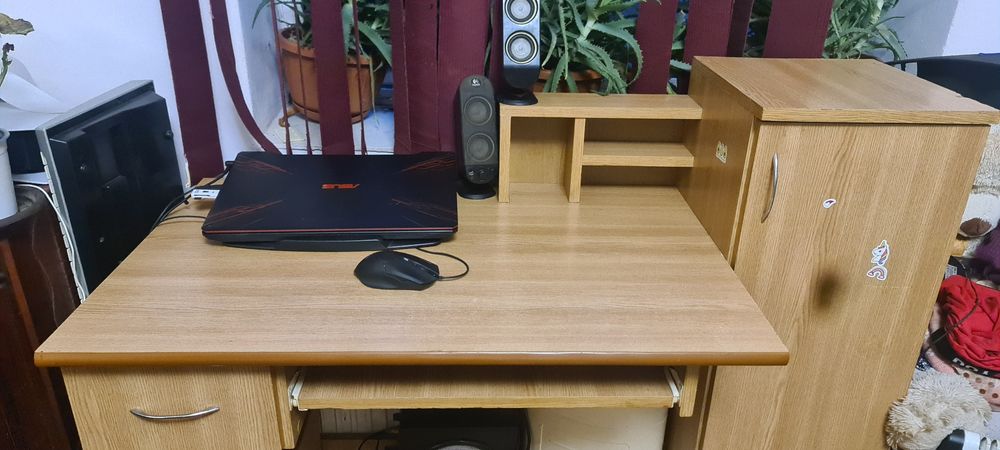 Vând Birou în stare foarte bună