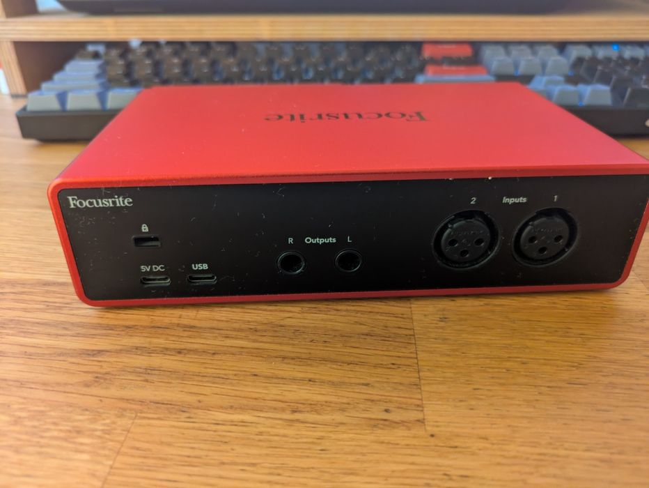 Focusrite Scarlett 2i2 gen4