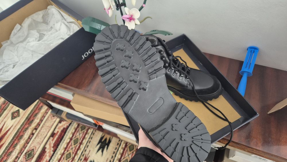 Ghete Joop piele naturala noi in cutie marimea 41  negru cadoul ideal