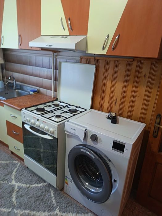 Închiriez apartament 60 mp Focșani.