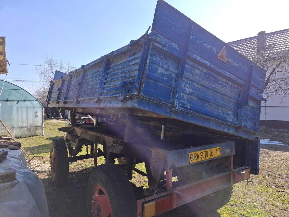 Tractor u650 ,plug si remorca.Se vand si separat
