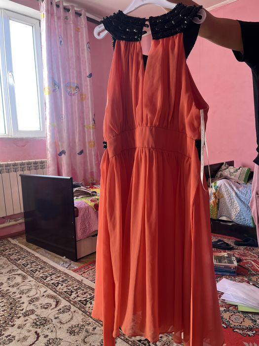 Платья розовый