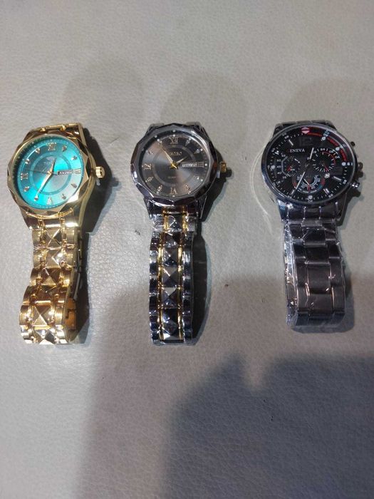 продам новые, очень симпатичные часы