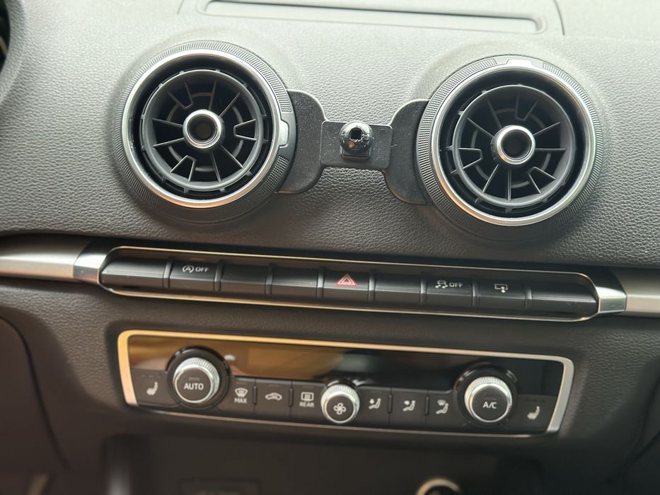 Suport Telefon pentru Audi A3 8V / Q1 / A1 2012-2020