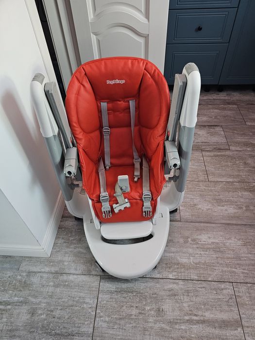 Scaun de masa 3in1 Peg Perego Tatamia Follow Me, 0-15 Kg, Red, utilizat nivel minim spre mediu