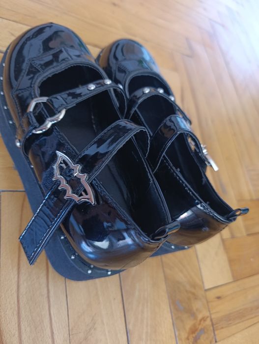 Обувки номер  38