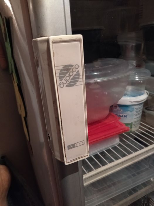 Холодильник витрина продаётся