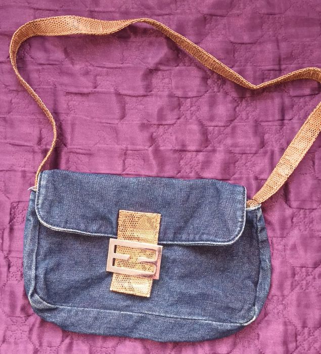 Малка дънкова чантичка