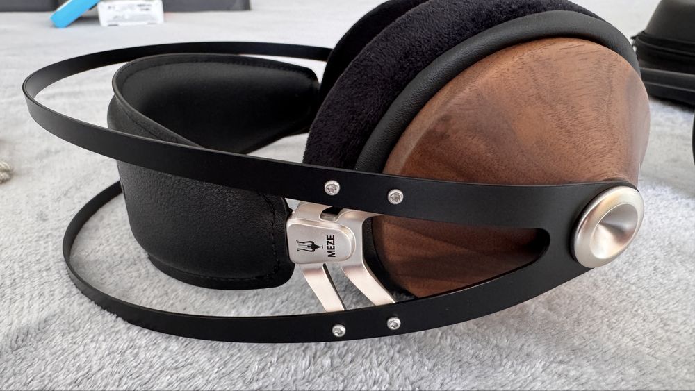 Meze 99 Classics Silver Full box