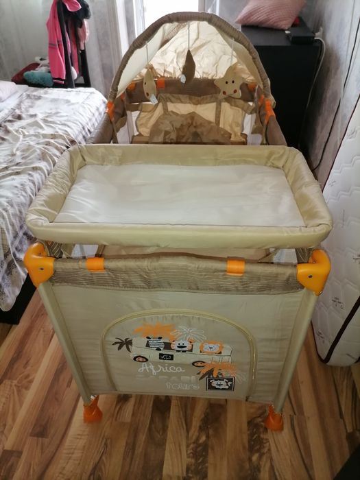 Бебешка сгъваема кошара Lorelli на 2 нива с 2 матрака, повивалник и лю