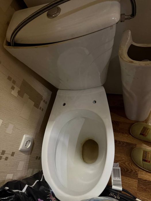 Унитаз и раквина бу продается