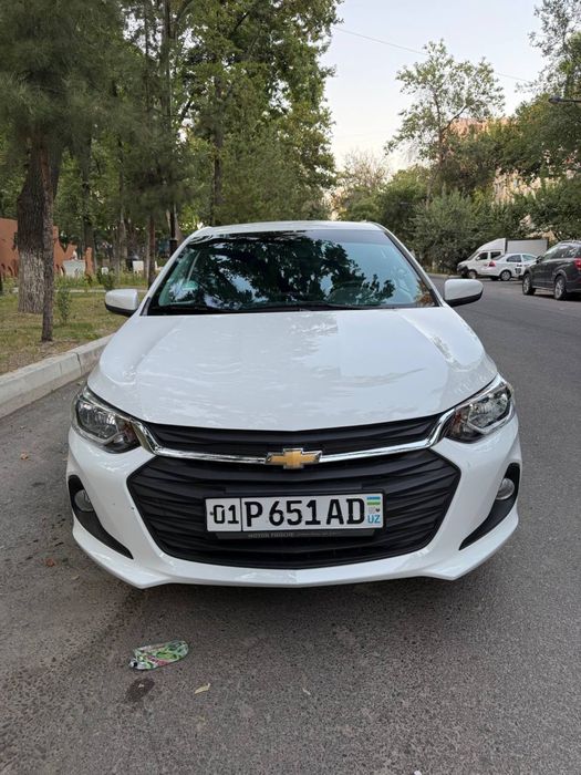 Chevrolett onix lt sedan