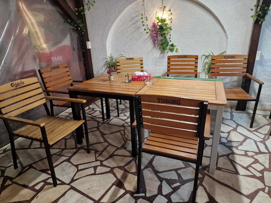 Mobilier restaurant scaune mese vitrine frigorifice frigidere dozator