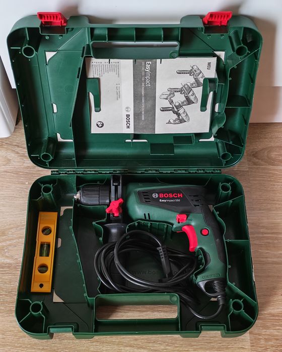 Bosch Easy Impact bormașină 550w că nou