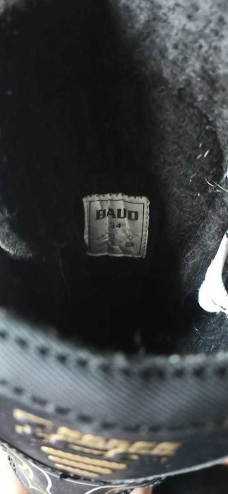 Продам коньки BAUD размер 34