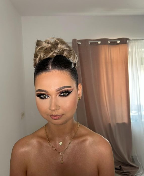 Machiaj și coafat la domiciliu