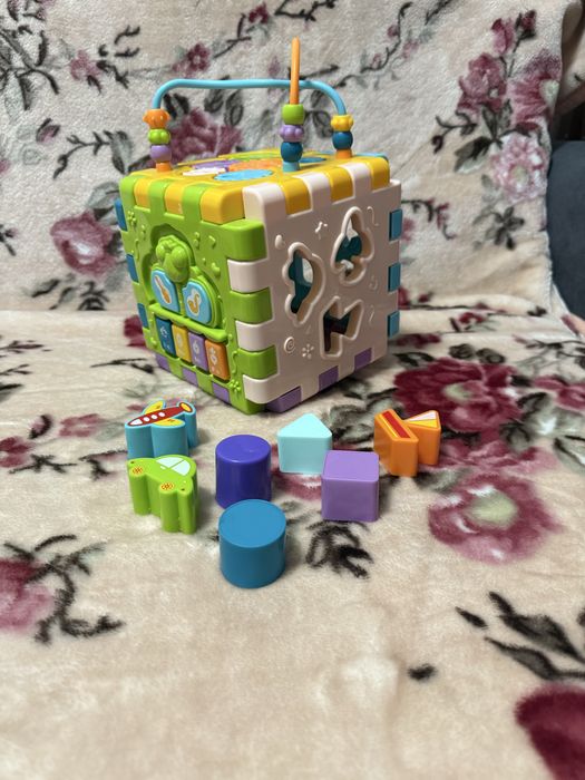 Cub interactiv cu sunete