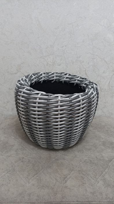 продам кашпо из ротанга