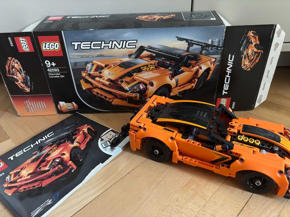 LEGO Technic Chevrolet Corvette ZR1 42093