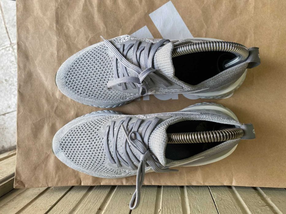 ''Nike Epic React Flyknit''оригинални маратонки 37.5 номер