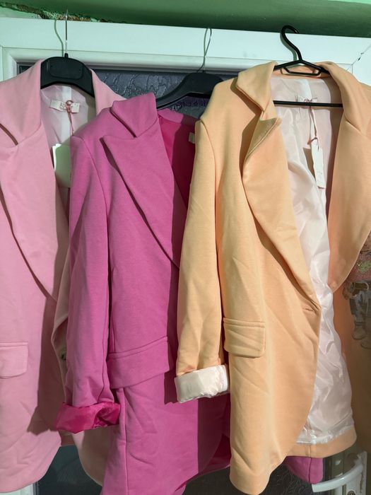 Sacouri damă,noi cu etichetă,mărime universala