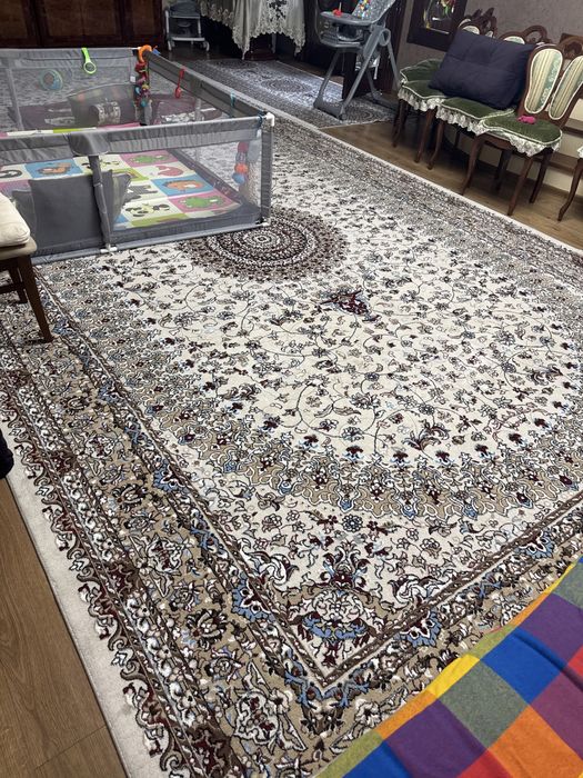 Продаю ковер б/у