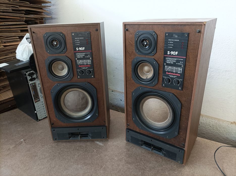 Продам  Radiotehnika S90F sotiladi