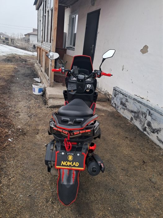 Продаеться мопед макси