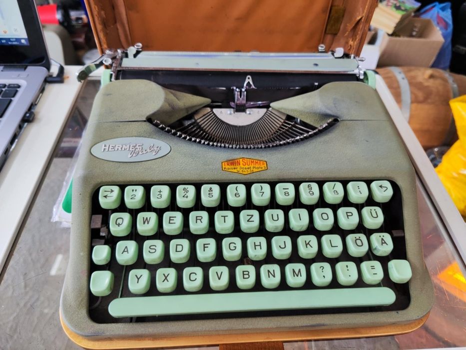 Пишеща машина Hermes Baby 1958 г