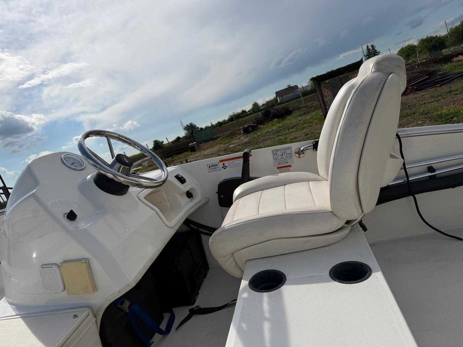 UNSINKABLE Boston Whaler 150 Super Sport + Mercury 60HP + Peridoc