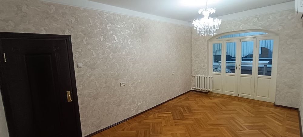 Срочно продается 3 х комнатная квартира в Шайхантахурском р-не. Хорошо