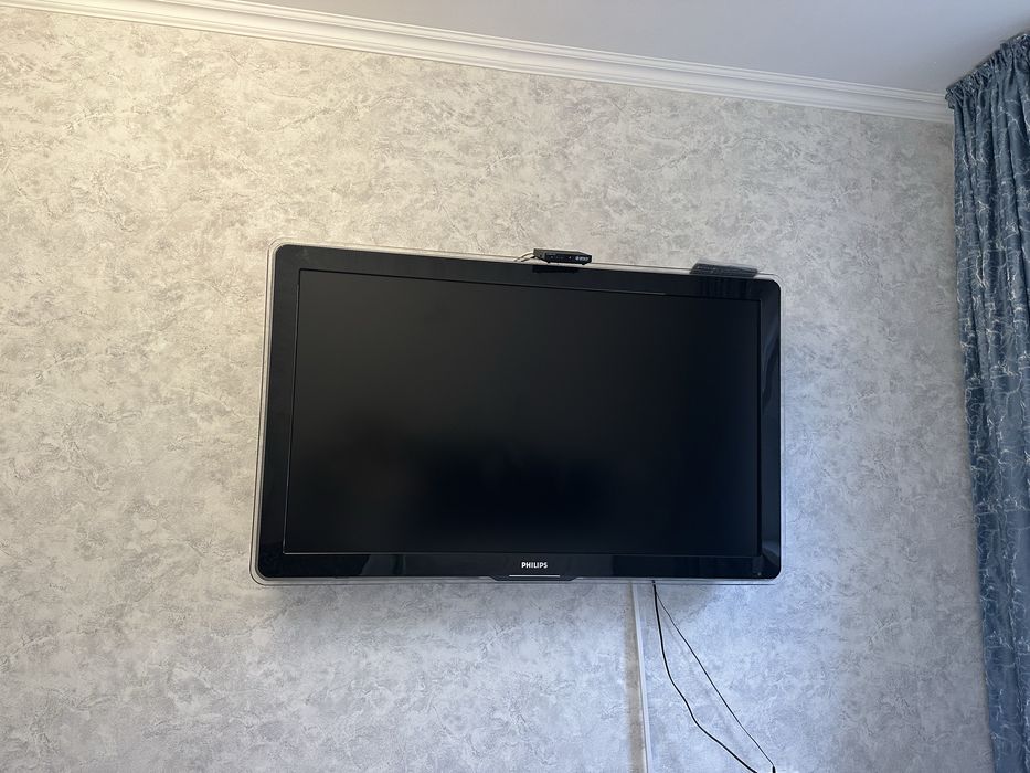 Продается телевизор спочно