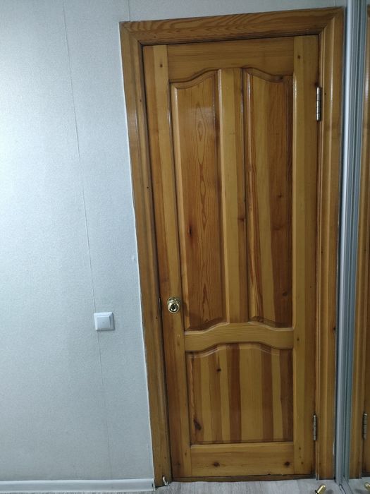 Двери межкомнатные б/у