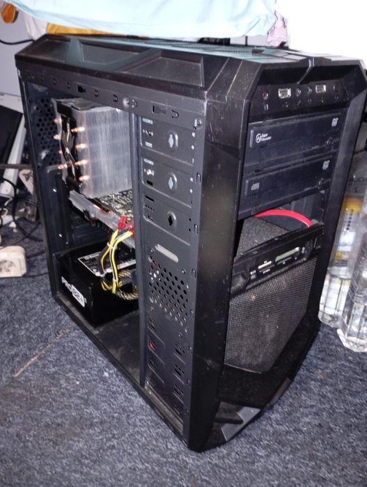 Vând PC in stare perfecta de functionare
