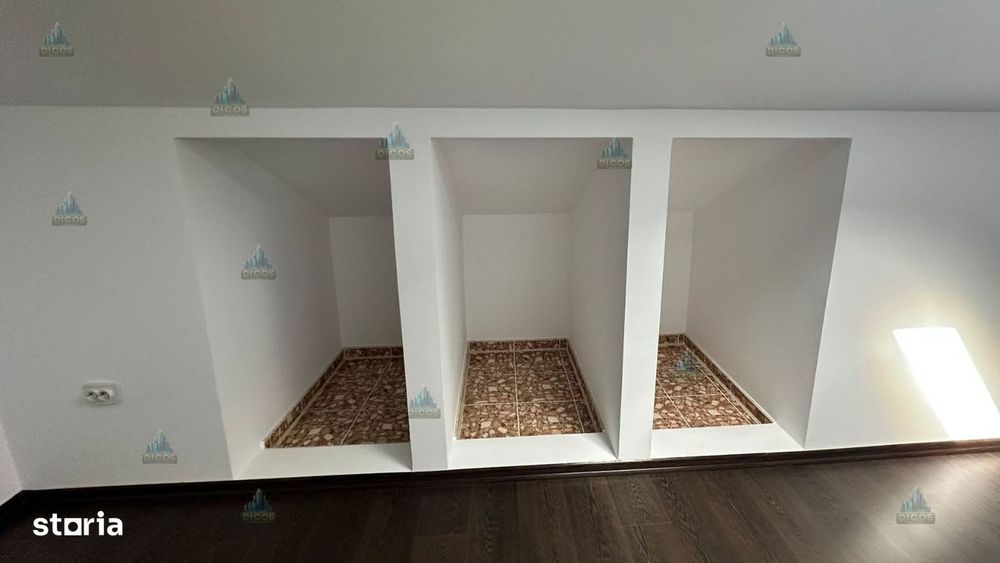 Vilă de vânzare 1500 mp teren