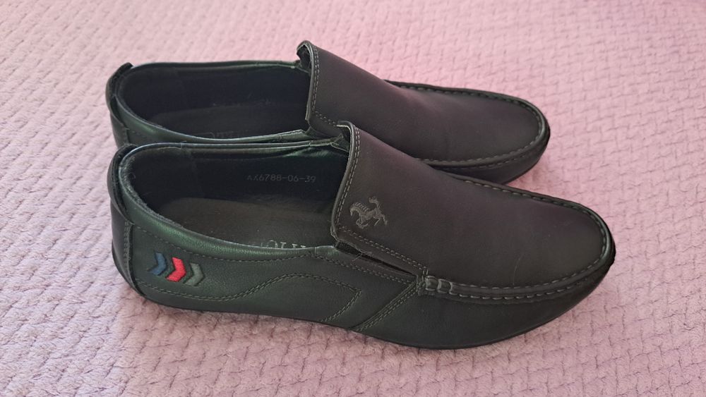 Продам почти новые туфли