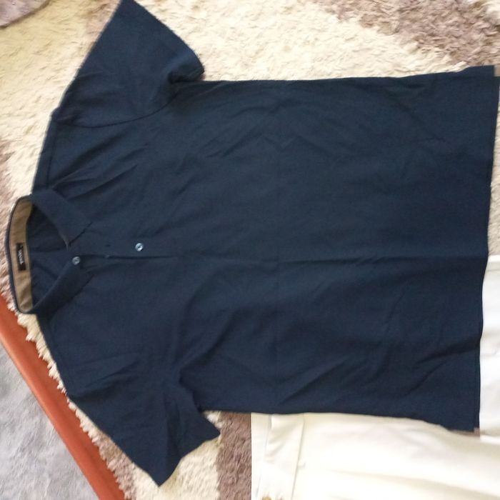 Продам синий рубашка и слаксы белые.