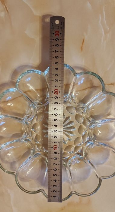 Platou din sticla groasa pentru ouă umplute sau de Paște.