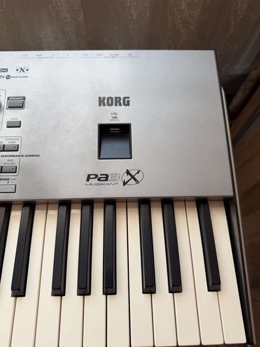 Vând orgă Korg-Pa3X