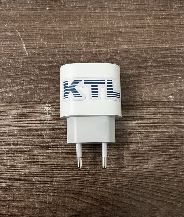 Оригинальный адаптер Apple 20W USB-C
