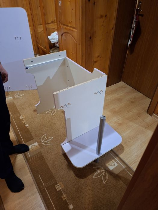 Бюро за детска стая