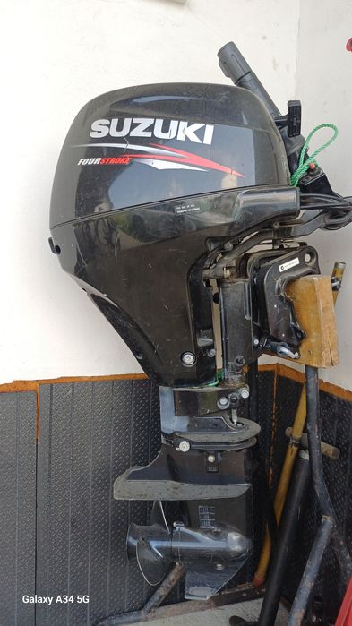 Продавам лодка Тутраканка