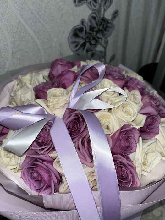 Продаеться букет цветов.Гүл сатылады