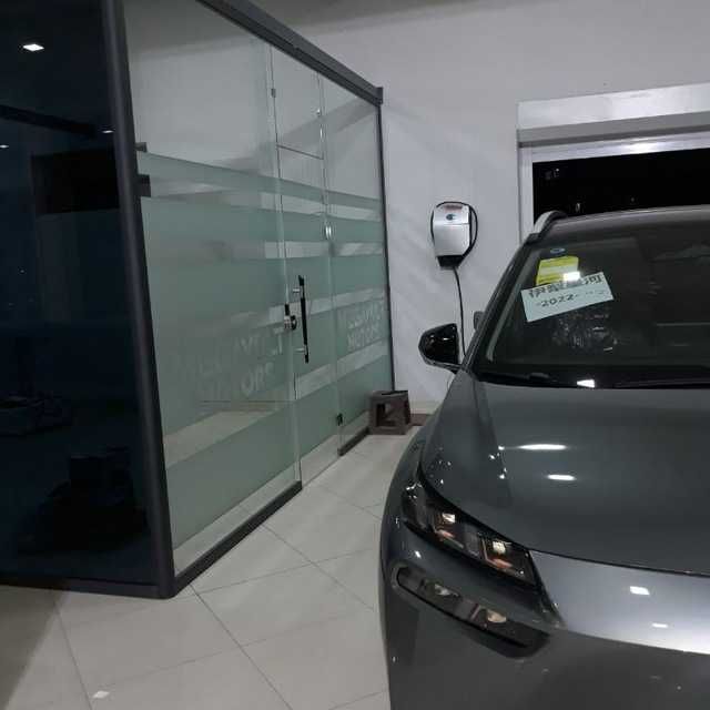 Установка зарядки чарджер на электромобиль