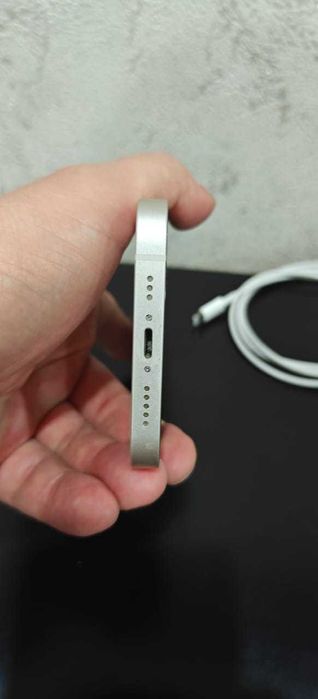 Продам IPhone 13 на 128 Gb.