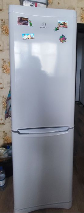 Бесплатно отдам холодильник