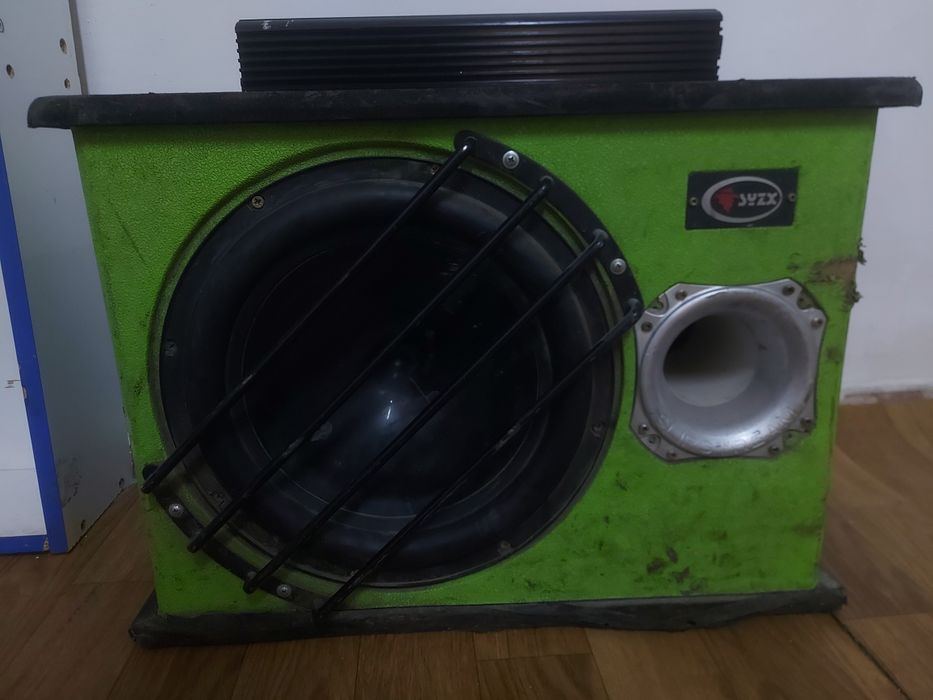 Срочно Продам автомобильный сабвуфер бренда SYZX, в зелёном корпусе