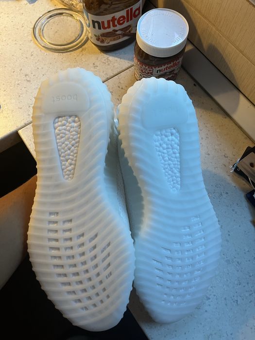 Yeezy  350  albe