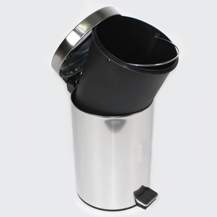 Мусорное ведро с крышкой