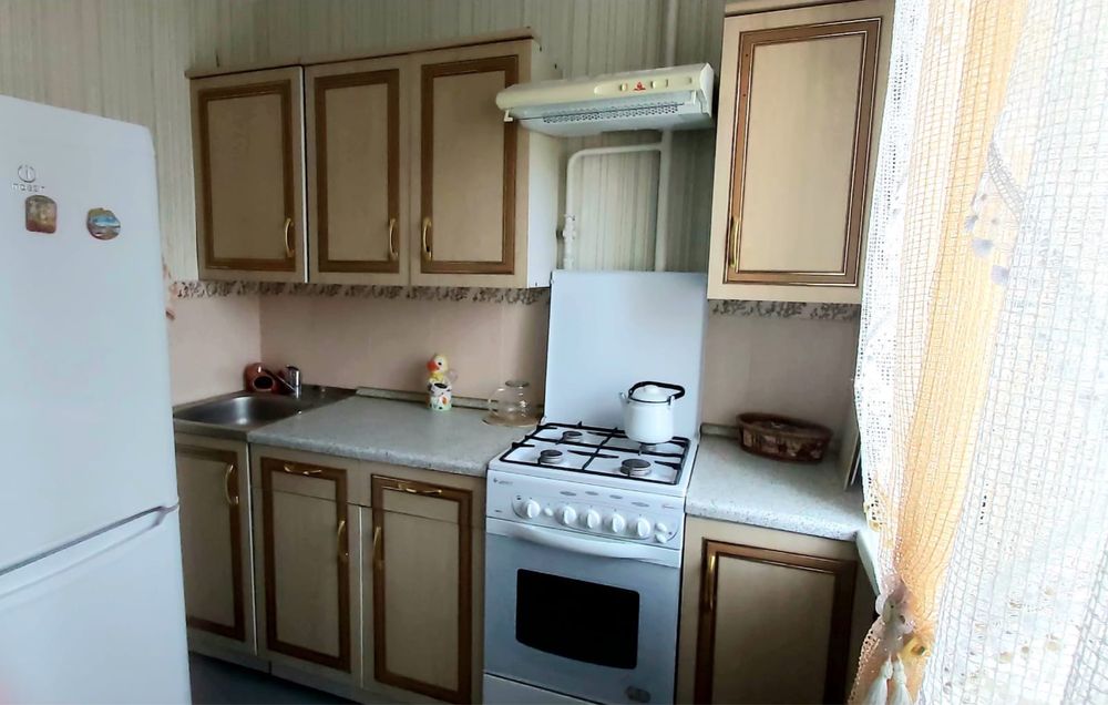 Кухонный гарнитур б/у в хорошем состоянии